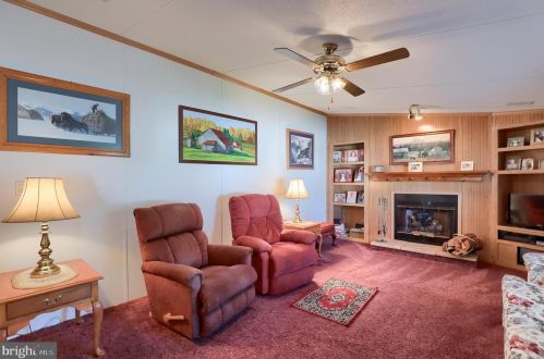 200 Cricklewood Ct, Lancaster PA  17603-2173 exterior