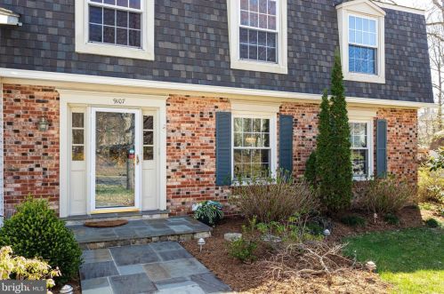 9107 Rookings Ct, Springfield, VA 22153-1429