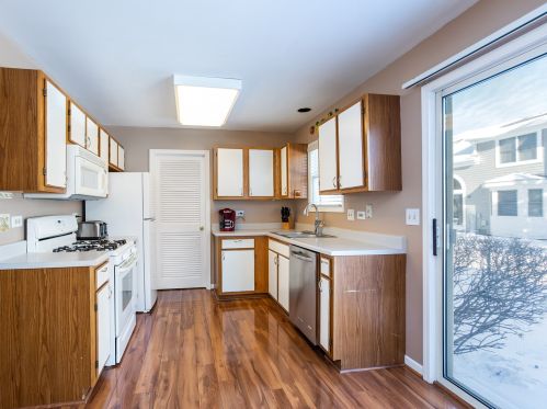 255 Camelot Ln, Carol Stream IL  60188-3613 exterior