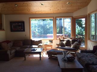 12693 Falcon Point Pl, Truckee CA  96161-6448 exterior