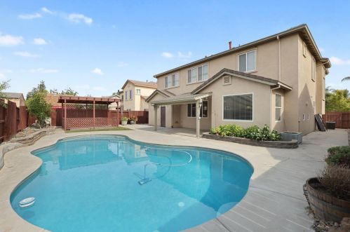 3033 Grand Oak Ct, Turlock, CA 95382-8684