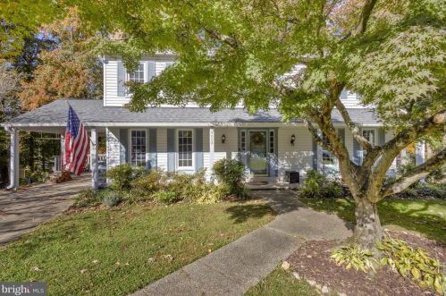 9008 Strattondale Ct, Springfield VA  22015-3659 exterior