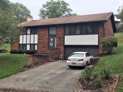 104 Leisure Ln, Huntington, WV 25705-3130