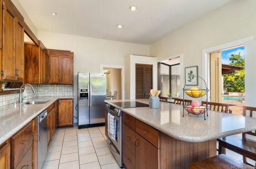 4678 Kahala Ave, Honolulu HI  96816-5211 exterior