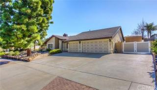 2077 Dove Ct, Corona, CA 92882-3774