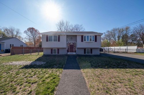 9 Millbrook Dr, Nashua, NH 03062-1621
