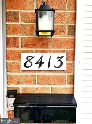 8413 Lyons Pl, Philadelphia, PA 19153-1902