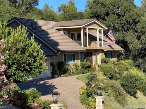 2010 Buckingham Pl, Glendale, CA 91206-1401