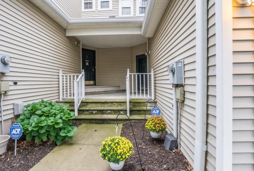 4 Cypress Ct, Clinton, NJ 08809-2614