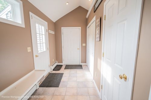 132 Ridgetop Ln, Henniker, NH 03242-6018