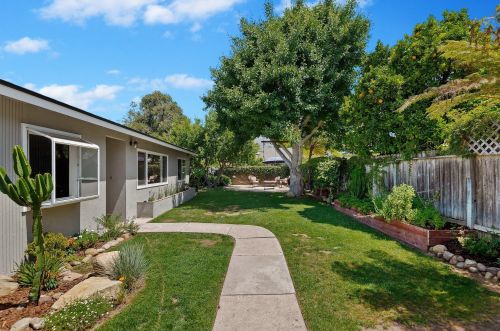5226 El Carro Ln, Carpinteria, CA 93013-1411