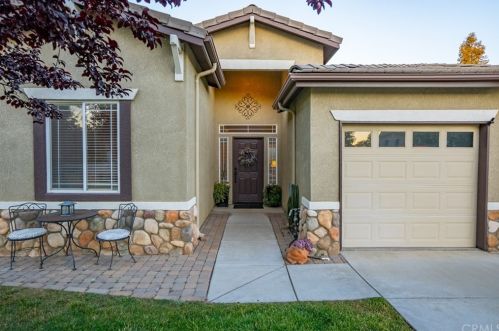 748 Longhorn Ct, Lake Nacimiento, CA 93446-4653