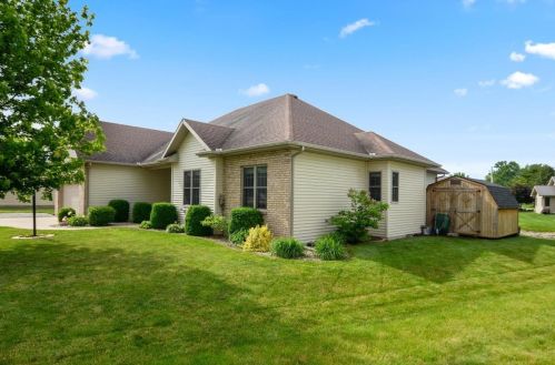 803 Kara Ave, Saint Joseph, IL 61873-9071