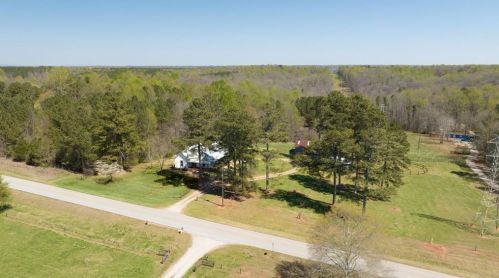 2445 Lyle Field Rd, Jefferson GA  30549-1943 exterior