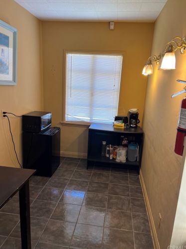 5842 Magnolia Ave, Riverside CA  92506-1827 exterior