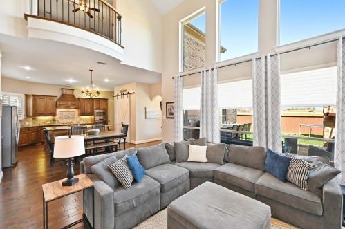 4305 Waterford Glen Dr, Midlothian, TX 76063-9104