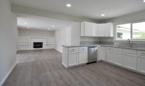 2020 Tokay Ave, Turlock CA  95380-4345 exterior