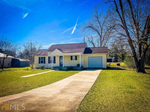 304 Harvey St, Screven, GA 31560-9387