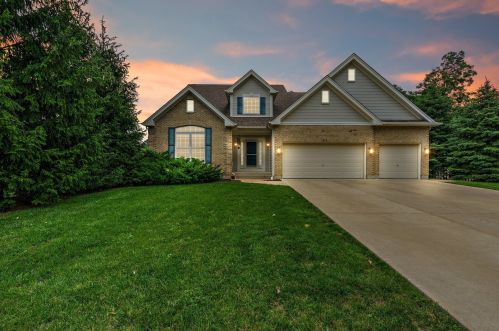 916 Norge Pkwy, Barrington Hills, IL 60021