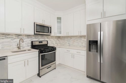 626 4th St, Philadelphia PA  19147-1525 exterior