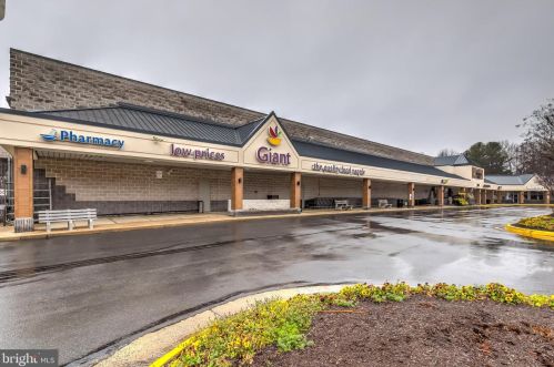 8731 Stone Hl Pl, Springfield VA  22153-1718 exterior