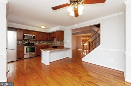 12821 Evansport Pl, Woodbridge VA  22192-6462 exterior