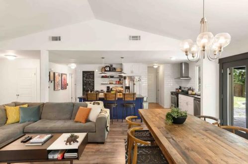 6604 Blarwood Dr, Austin TX  78745-4830 exterior