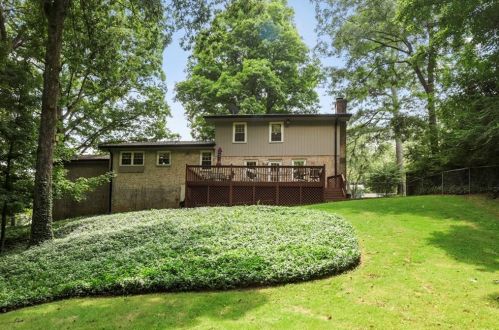 6879 Lockridge Dr, Atlanta GA  30360-1514 exterior