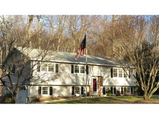 472 Booth Hill Rd, Huntington CT  06484-3481 exterior