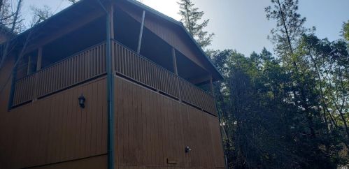 26051 Sherwood Rd, Willits, CA 95490-5862