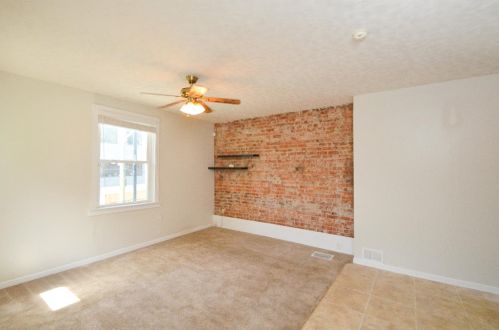 206 Hastings St, Cincinnati OH 45219-1420 exterior