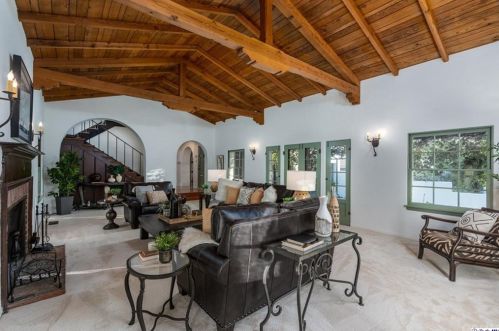 1932 Montecito Dr, Glendale CA  91208-1822 exterior