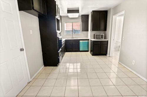 3361 Norfolk Dr, Riverside CA  92503-5146 exterior