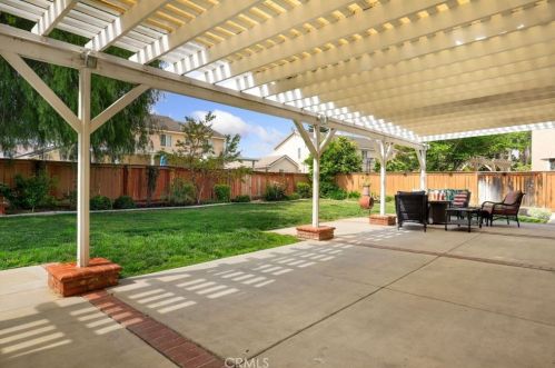 12595 Orangeblossom Ln, Riverside CA  92503-7058 exterior