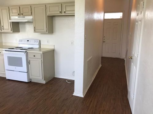 1215 White Dr, Cedar Hill, TX 75104-6500
