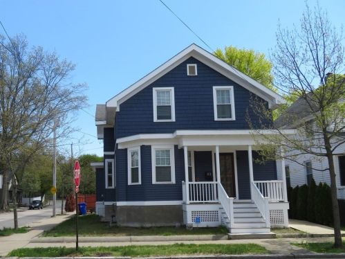 22 Stamford Ave, Providence, RI 02907-3628