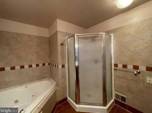 12 Colebrook Ct, Princeton NJ  08540-7050 exterior