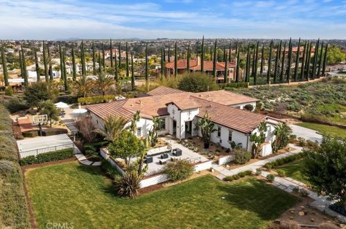 1769 Green Orchard Pl, Riverside CA  92508-8746 exterior