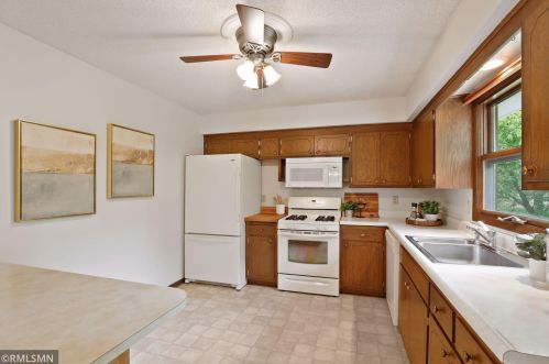 4279 Highland Dr, Saint Paul MN  55126-3124 exterior