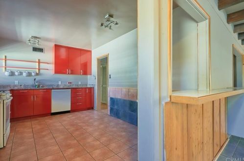 3440 Mono Dr, Riverside CA  92506-2118 exterior