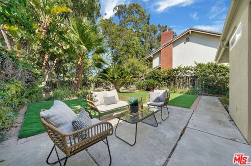 4871 Paseo De Vega, Irvine CA  92603-3322 exterior