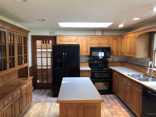 296 St George Rd, South Thomaston, ME 04858-3021