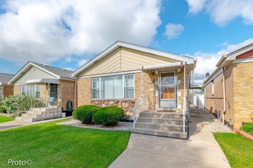 4922 Knox Ave, Chicago, IL 60632-4841