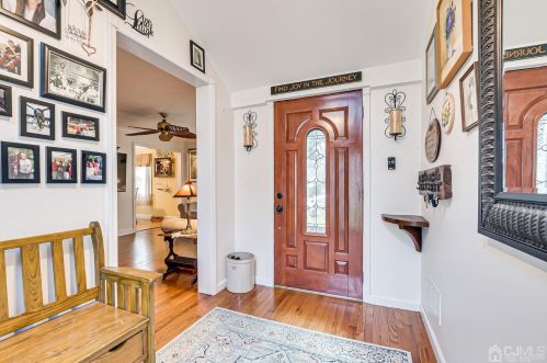 66 Spear St, Metuchen, NJ 08840-2148