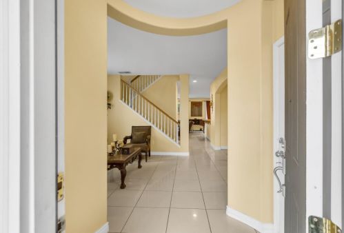 3121 Machan Ct, Elk Grove, CA 95757-8218