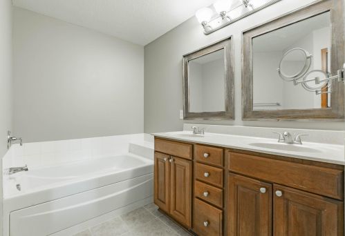 2160 Cedar Grove Trl, Saint Paul MN  55122-1543 exterior