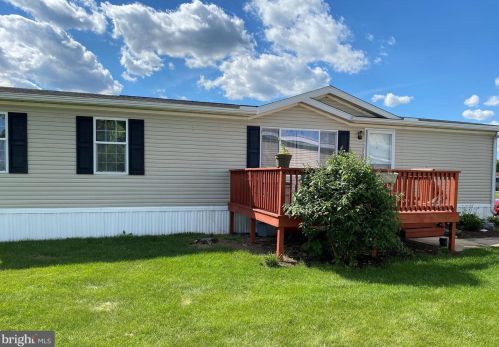136 Tulip Cir, Ephrata, PA 17522-9152