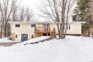 4852 Woodridge Dr, Duluth, MN 55811-3906