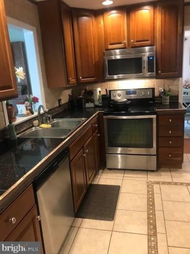 1539 Jefferson Ct, Lancaster PA  17602-1245 exterior