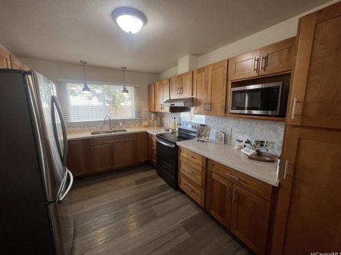 468 Kaumakani St, Honolulu HI  96825-2325 exterior